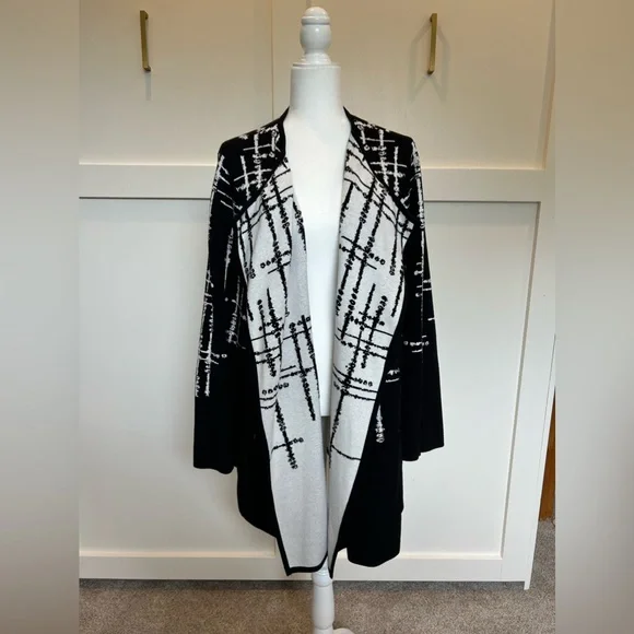 Womans blazer top. Black and white size 2xl. - Picture 1 of 4